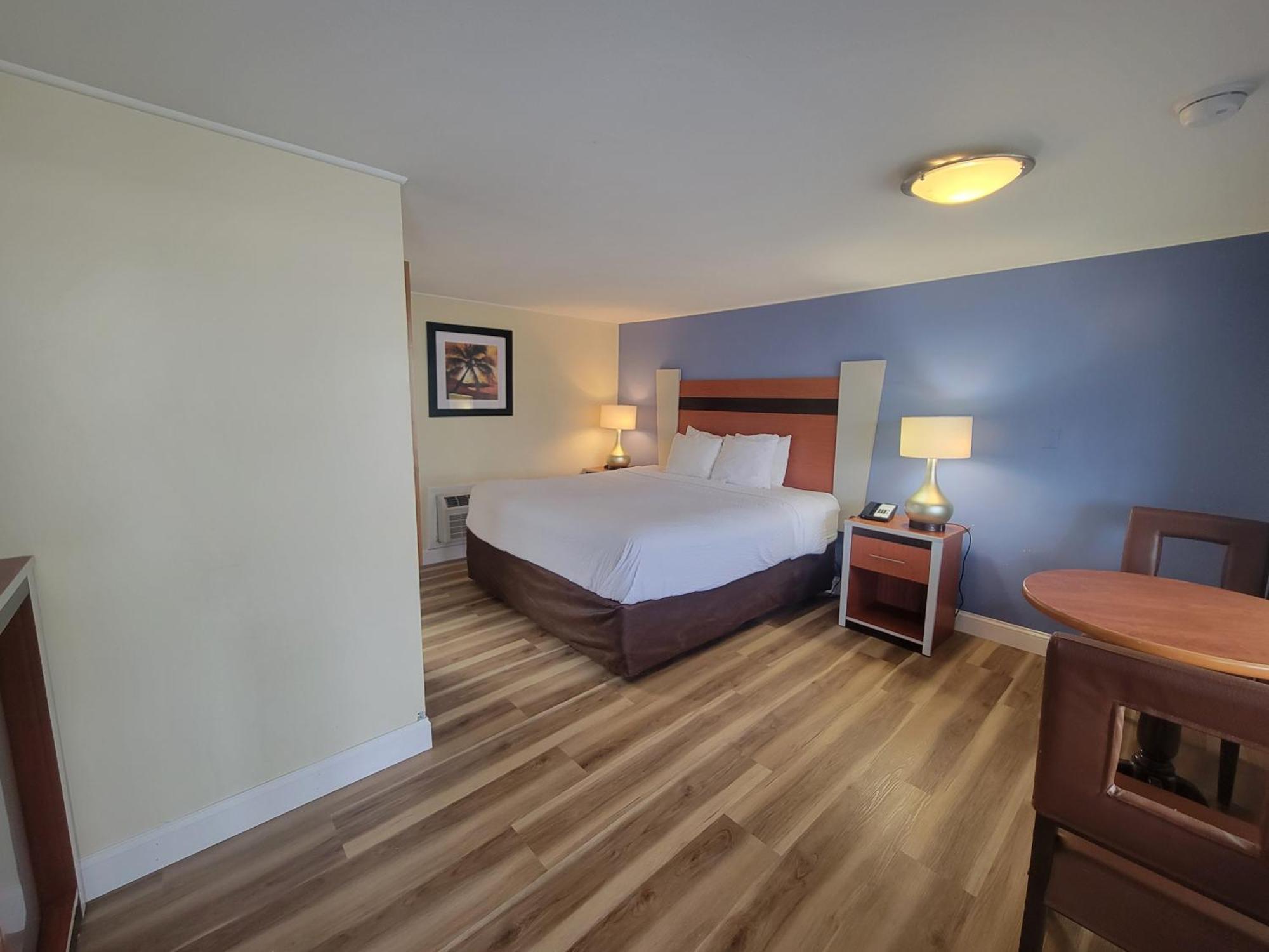 Days Inn By Wyndham - Cape Cod Уэст-Ярмут Экстерьер фото