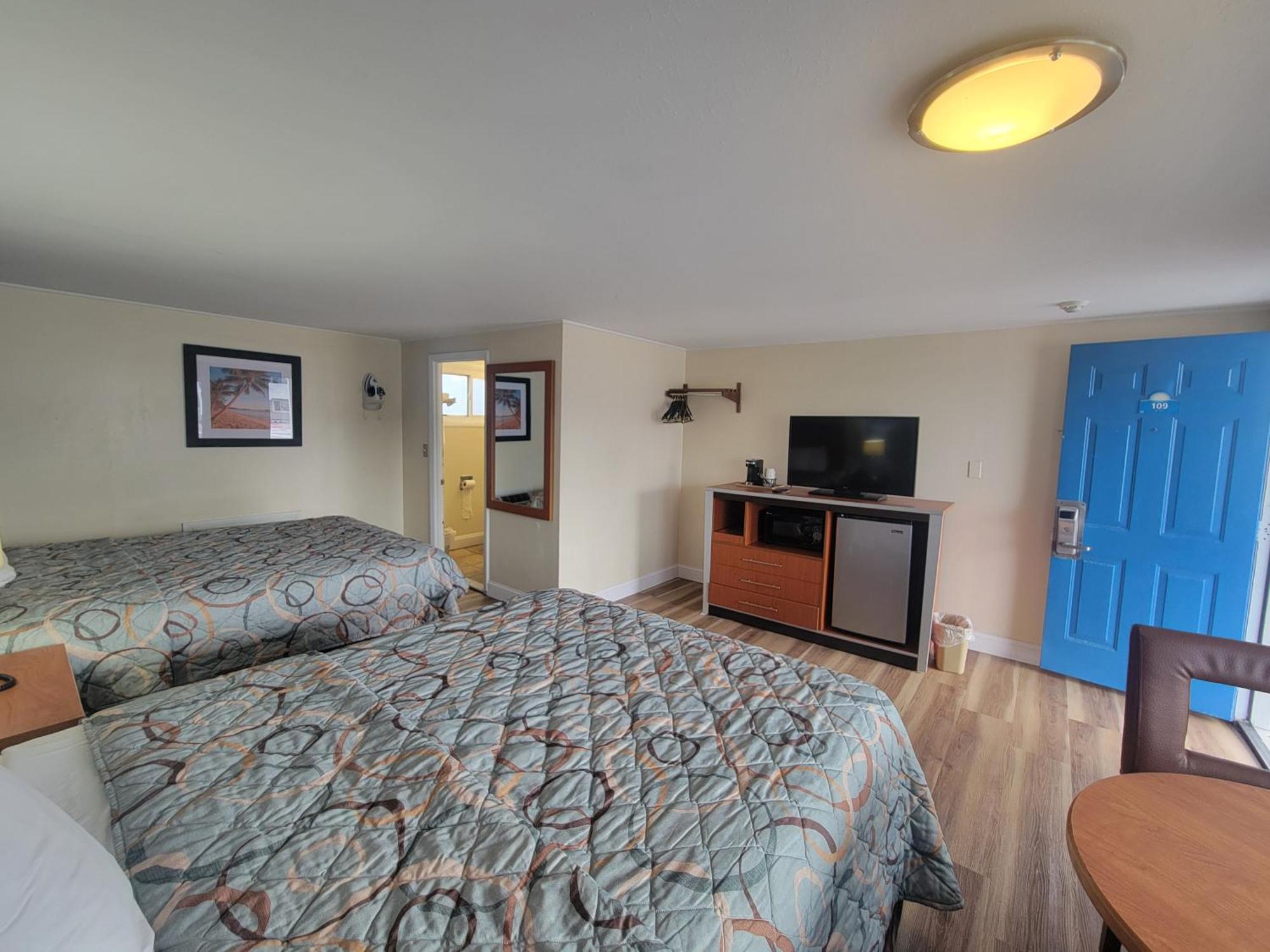 Days Inn By Wyndham - Cape Cod Уэст-Ярмут Экстерьер фото