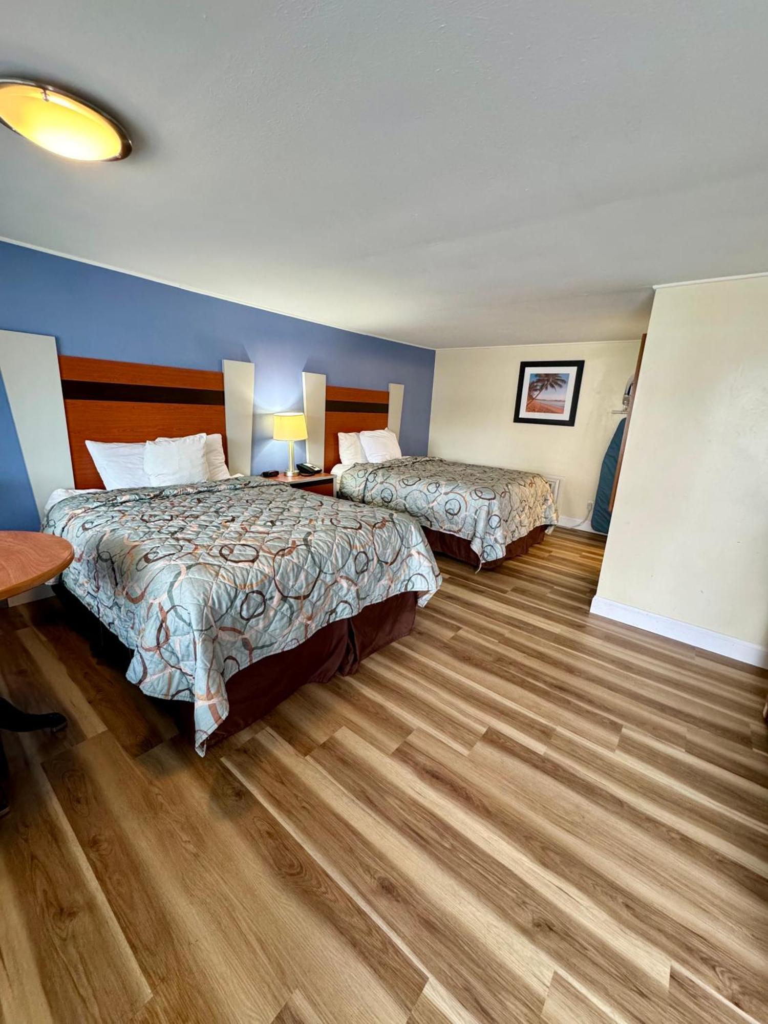 Days Inn By Wyndham - Cape Cod Уэст-Ярмут Экстерьер фото